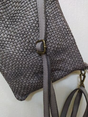 у настоящей женщины должно быть сумочка из италии: Шикарная итальянская кожаная сумка,кожа супер мягкая, размер отличный — 12