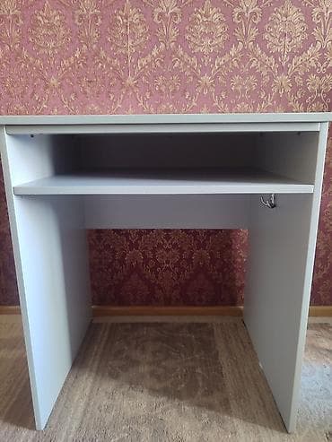 письменные столы: Компьютерный стол, Б/у, С полками — 1