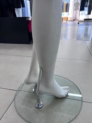 Манекены: Манекен Взрослый женский, Материал: Пластик, Б/у — 2