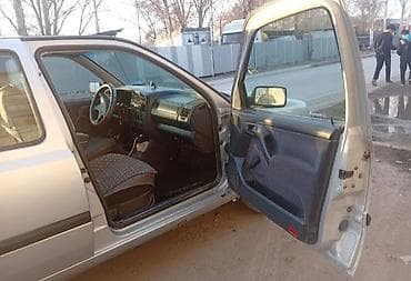 rf 2: Peugeot 405: 1993 г., 1.8 л, Ручные, Бензин, Седан — 6