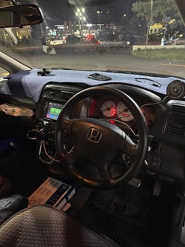 30000: Honda Stream: 2002 г., 2 л, Автомат, Бензин, Минивэн — 4