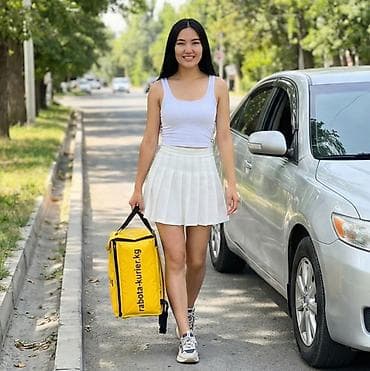 Такси, логистика, жеткирүү: Талап кылынат Велокурьер, Мото курьер, Самокат менен Кошумча акча табуу, Ийкемдүү график, Сыйакылар, 18 жаштан жогору — 1