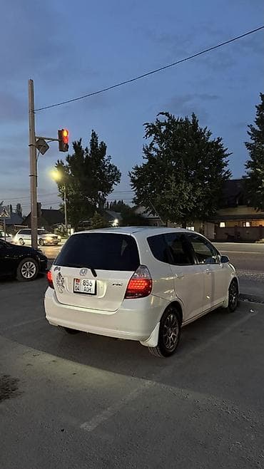Honda Fit: 2003 г., 1.3 л, Вариатор, Бензин, Хэтчбэк