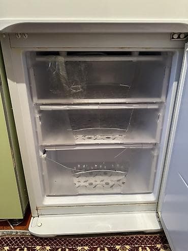 двери для холодильника: Холодильник Biryusa, Б/у, Двухкамерный, 60 * 180 * 60 — 2