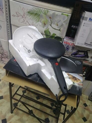 Электрическая блинница BOSCH SP-5209 Диаметр блина - 20 см Количество