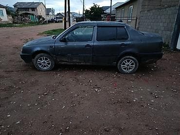 vin code: Volkswagen Vento: 1993 г., 1.8 л, Механика, Бензин, Седан — 5