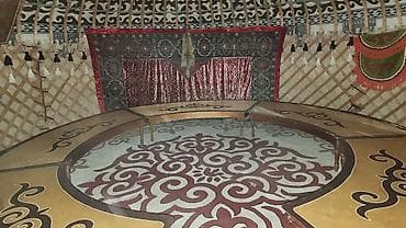 художественный: Юрта с традиционным оформлением и полным внутренним оснащением - Тип — 10