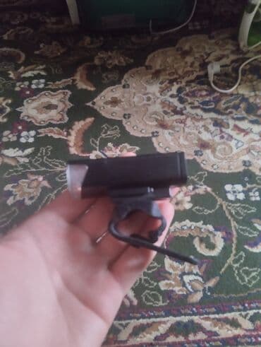 держатель телефона на велосипед: Зарядка держится очень долго, есть 3 типа освещение подайдет под — 2