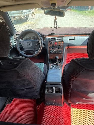 кассеты аудио: Mercedes-Benz E-Class: 2001 г., Универсал — 8