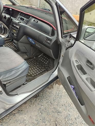 Honda Shuttle: 1999 г., 2.3 л, Автомат, Бензин, Минивэн — 6