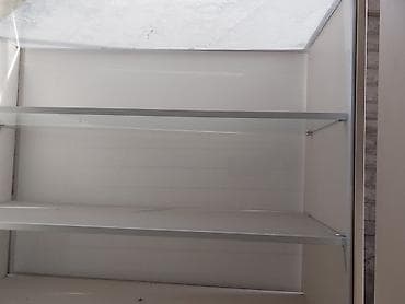 Продаю магазинные витрины, полки для товара. Есть 4 шт. со стеклянная