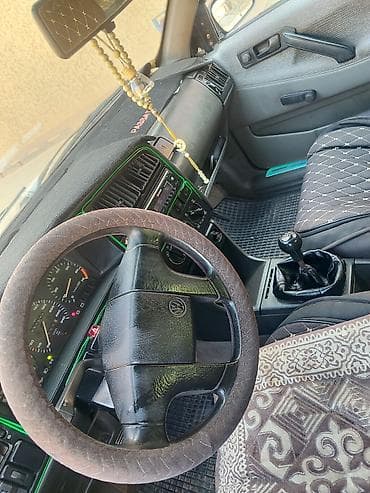 bvd e2: Volkswagen Passat: 1989 г., 1.8 л, Механика, Бензин, Седан — 5