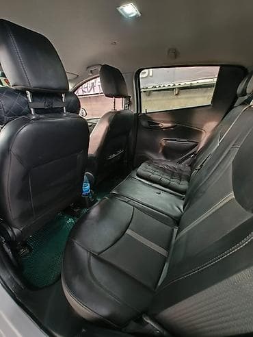 mazda 2: Chevrolet Spark: 2019 г., 1 л, Автомат, Бензин, Хэтчбэк — 5