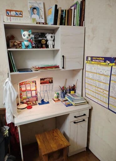 письменные столы детский: Письменный стол, Б/у — 1