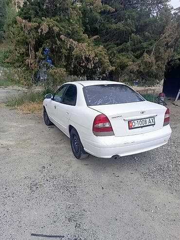 Daewoo Nubira: 2000 г., Седан