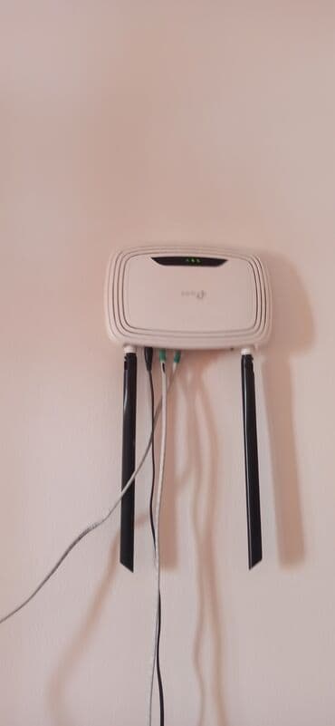 Роутер Tp-Link 841 цена 1000 сом без торга, причина продажи купили at lalafo.kg Роутер Tp-Link 841 цена 1000 сом без торга, причина продажи купили