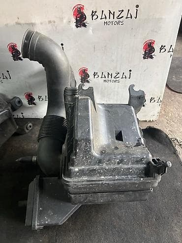 тягая: Корпус воздушного фильтра KIA K7 YG G4KJ 2017 (б/у) — 2