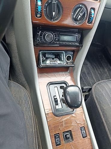 Mercedes-Benz W124: 1989 г., 2.3 л, Автомат, Седан — 4