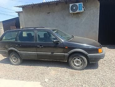 пушистый коврик: Volkswagen Passat: 1991 г., Механика, Бензин, Универсал — 5