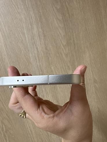 Samsung Galaxy S24, 256 ГБ, цвет - Золотой