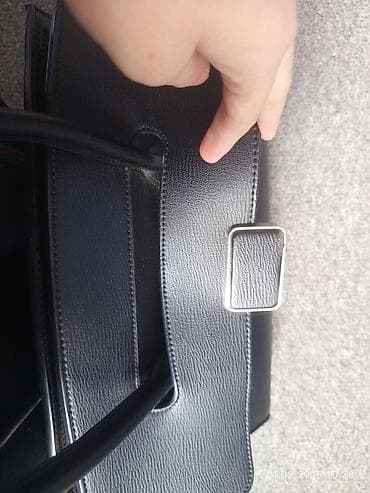 Зер буюмдар: Стильная женская сумка-тоут в классическом черном цвете — 6