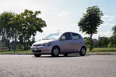 Toyota Vitz: 2003 г., 1.3 л, Автомат, Бензин — 4