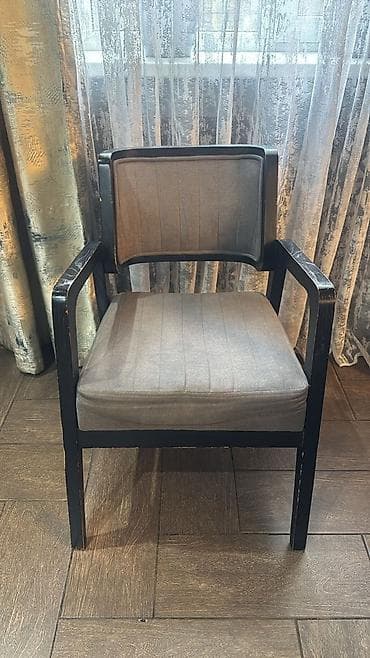 Эмерек: Кресло с подлокотниками в стиле mid-century - Каркас из массива — 2