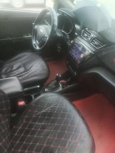 чере: Kia Rio: 2017 г., Автомат, Седан — 2