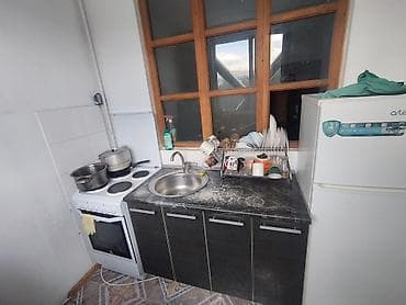 rent: Сдаётся небольшая комната-подселением с отдельной кухонной зоной для 1 — 2