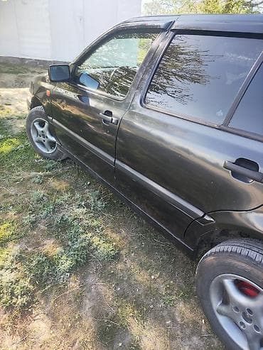 Унаа: Volkswagen Vento: 1992 г., 1.8 л, Кол менен иштөөчү, Бензин, Седан — 8