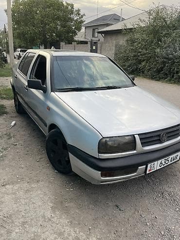 124 2 2: Volkswagen Vento: 1992 г., 1.8 л, Механика, Бензин, Седан — 1