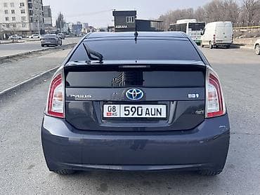 590: Toyota Prius: 2015 г., 1.8 л, Вариатор, Гибрид, Хэтчбэк — 4