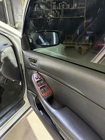 таета ауго: Toyota Avensis: 2003 г., Автомат, Бензин, Седан — 10