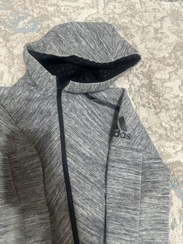 спортивное оборудование: За все 1000с брендовые вещи 2шт бомбер и 1шт спортивка от Аддидас На — 4