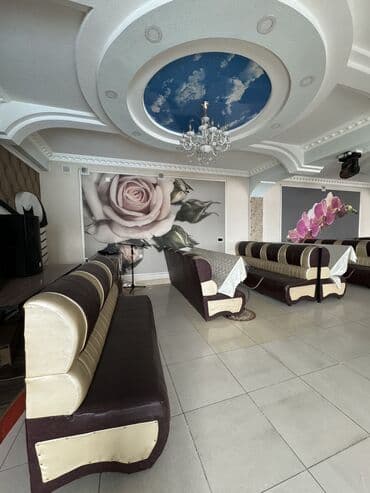 кухонная бу: Продается диван стол стул, почти новые 
Срочно — 3