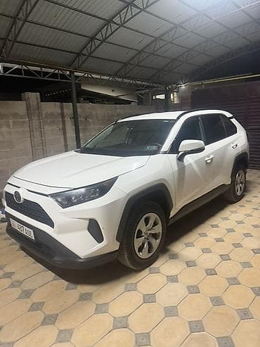 Toyota RAV4: 2021 г., 2.5 л, Автомат, Бензин, Кроссовер