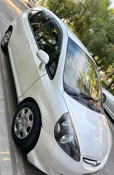 Продажа авто: Honda Fit: 2003 г., 1.3 л, Вариатор, Бензин, Хэтчбэк — 1