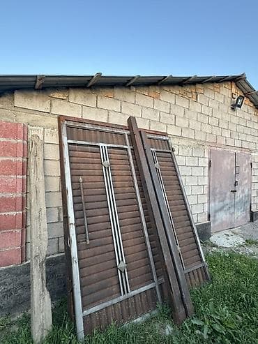 двери бу продаю: Металлические распашные ворота с декоративными элементами - Комплект — 4