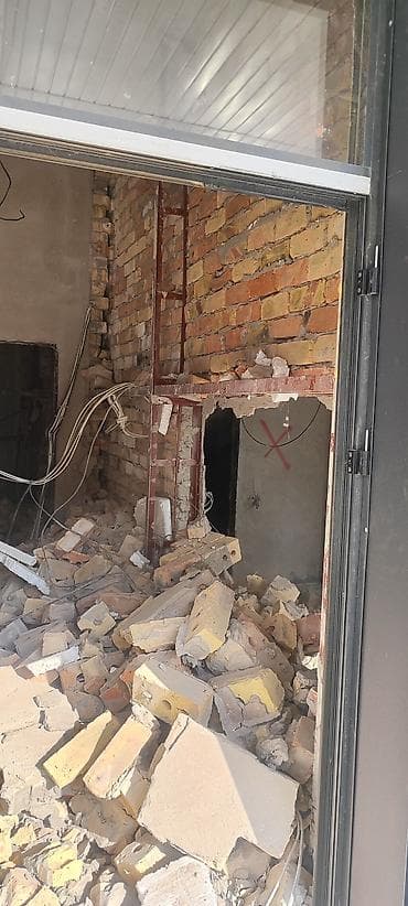 демонтаж стены: Снос стен, Разбор полов, Снятие потолков | Гипсокартонная стена, Снос перегородки, Снятие старой штукатурки | Зачистка от старых обоев, Сбивка старой штукатурки, Снятие извести | Демонтаж ламината, Демонтаж паркета, Демонтаж линолеума | Крыша из шифера, Металлочерепичная кровля, Мягкая кровля Больше 6 лет опыта — 3