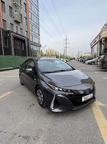second tech: Toyota Prius: 2020 г., 1.8 л, Вариатор, Гибрид, Хэтчбэк — 2