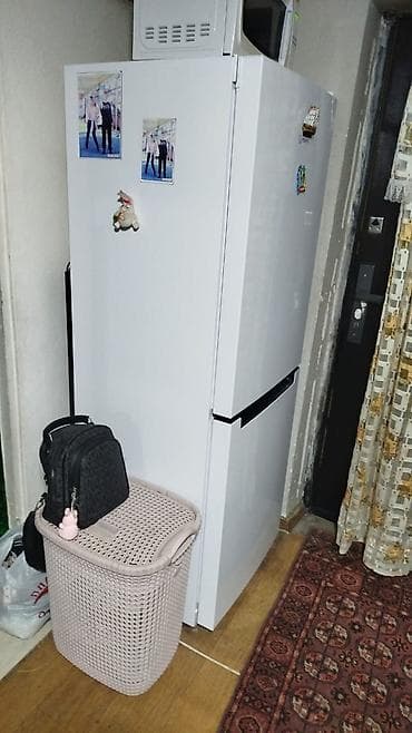 Техника жана электроника: Холодильник двухкамерный, белого цвета, с нижней морозильной камерой — 1