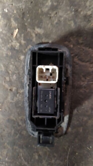 антена фит: Toyota Altezza / Lexus IS200 кнопка стеклоподьемника, Тойота Алтеза / — 2