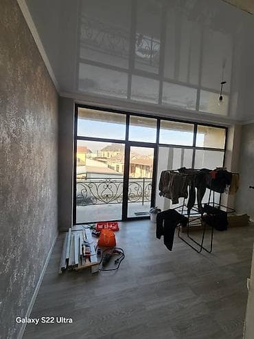 бу гараж: Таунхаус с балконом и парковкой сдою в аренду входа. - Два уровня: на — 4