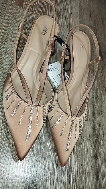 Туфли-лодочки на каблуке ZARA оригинал, новые, размер 36 на узкую