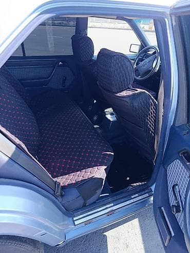 eafc 25: Mercedes-Benz W124: 1990 г., Седан — 6