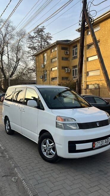 или меняю на дом: Toyota Voxy: 2003 г., 2 л, Автомат, Бензиновая, Минивэн — 1