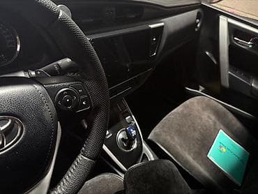 e klass: Toyota Corolla: 2017 г., 1.8 л, Вариатор, Гибрид, Седан — 8