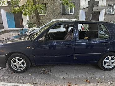 Volkswagen Golf: 1995 г., 1.8 л, Механика, Бензин, Хэтчбэк