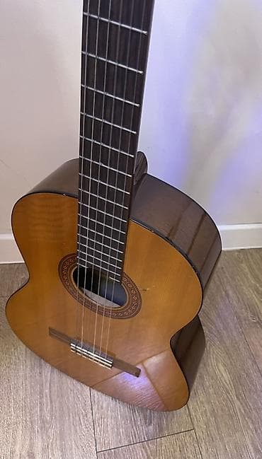 Музыкальные инструменты: Классическая гитара Yamaha C40 - Полноразмерный корпус 4/4 - — 2