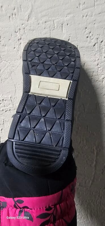 сапоги из натурального меха и кожи: Высокие сапоги на девочку в черном цвете с розовой вставкой. Сапоги — 4